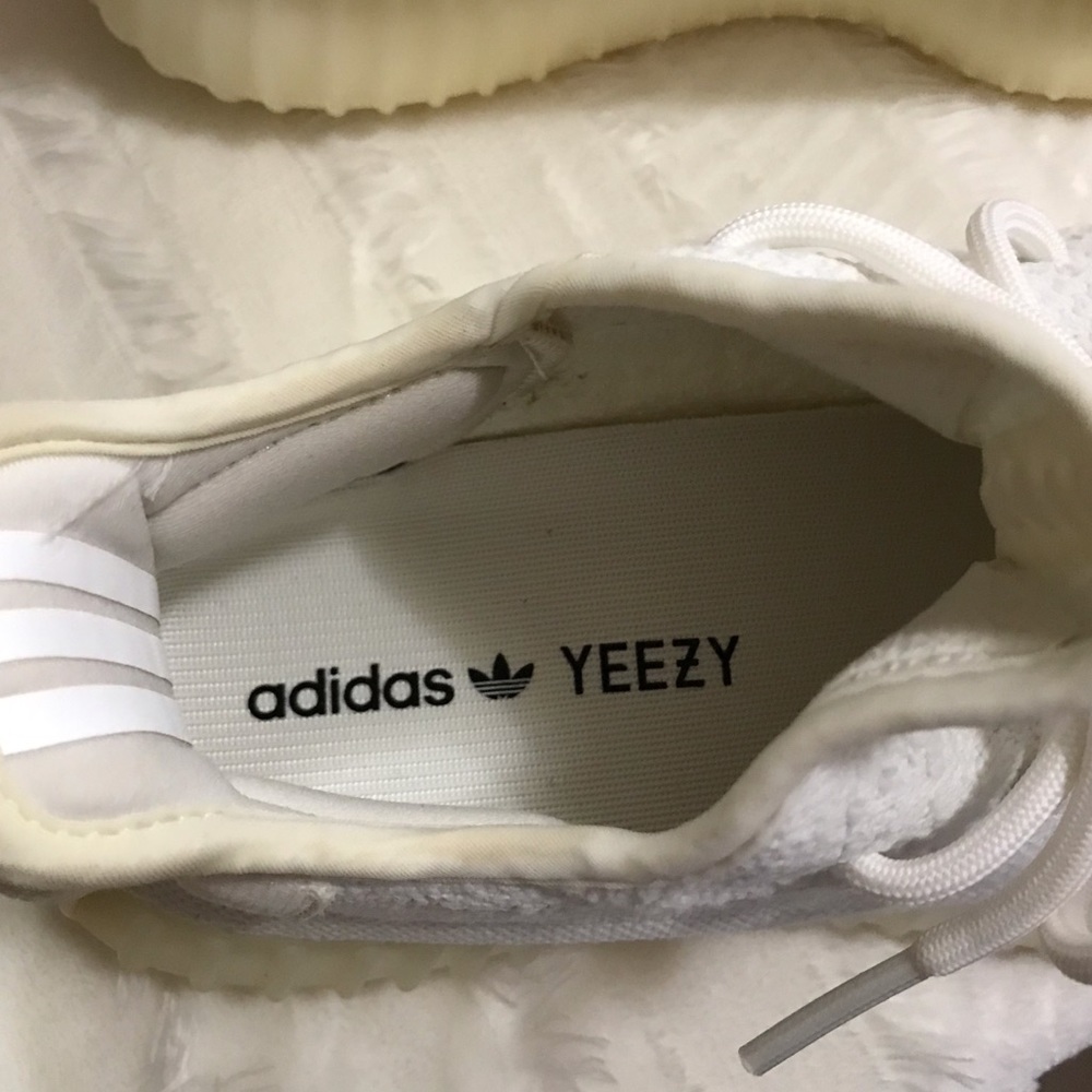 Adidas Yeezy Boost 350 V2 - Picture 4 of 6
